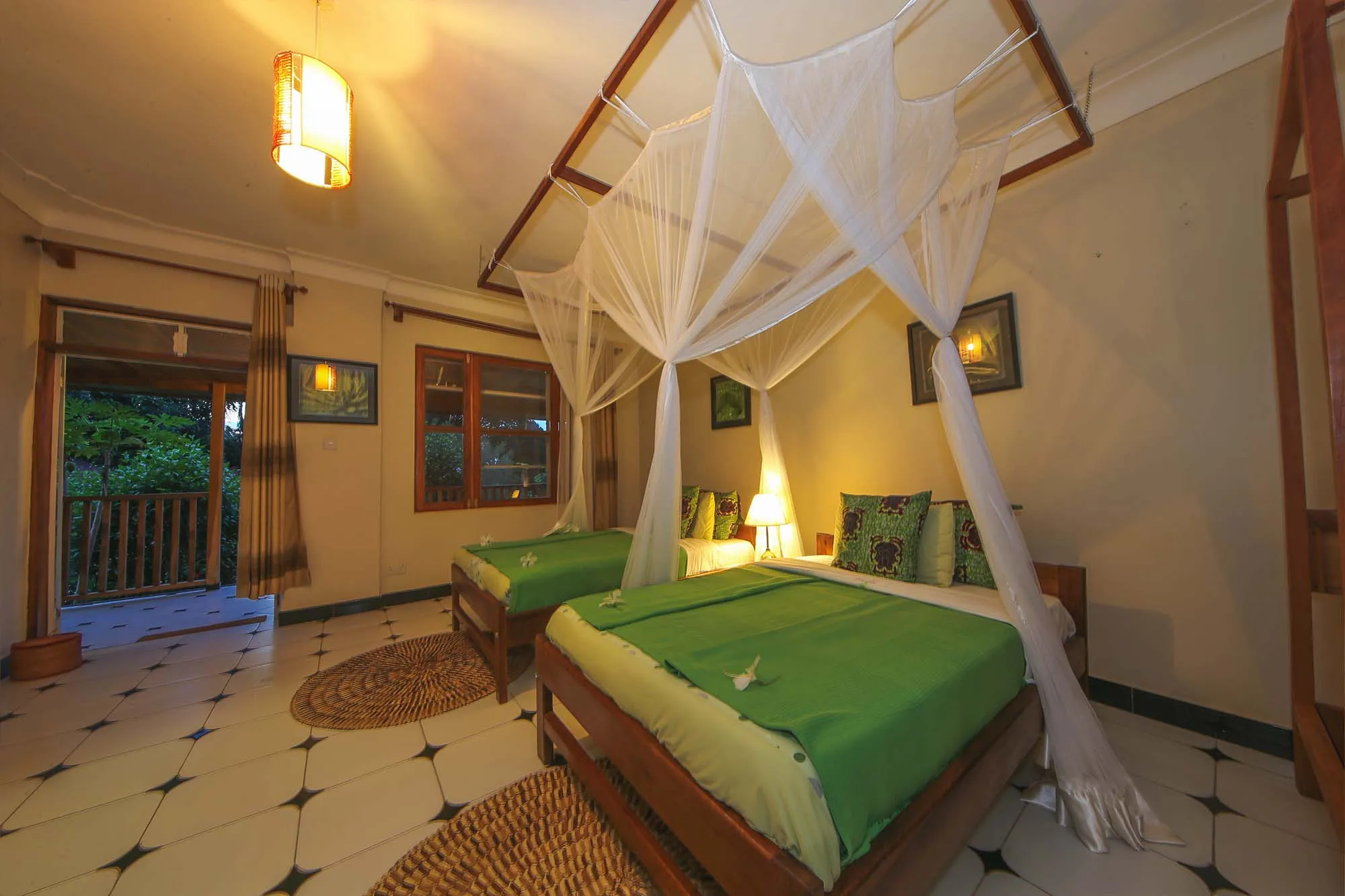 Papyrus Guest House Entebbe garden and guesthouse